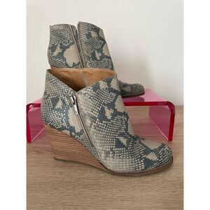 Lucky‎ Brand Wedge Ankle Boots Women 10 Gray Snakeskin Side Zip Stacked Heel